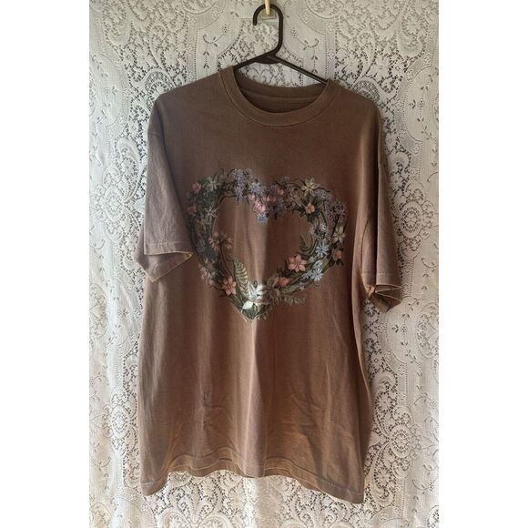 Heart Shaped Flowers Women's Brown Tshirt Floral Cottagecore Graphic Vintage 90s - Picture 1 of 5